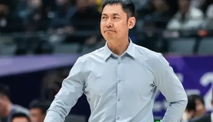 多宝体育-北控无缘季后赛！张庆鹏充满遗憾，直指球员问题，并亲承自己总结